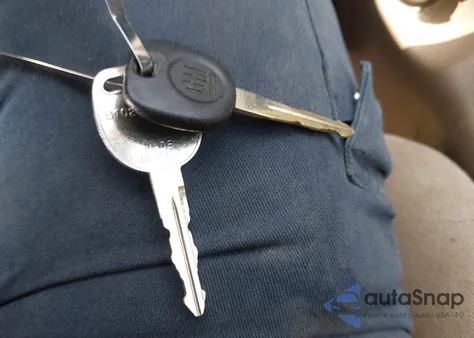 2002 Saturn S-Series Sl2 z USA, uszkodzony, nr VIN 1G8ZK52712Z234021